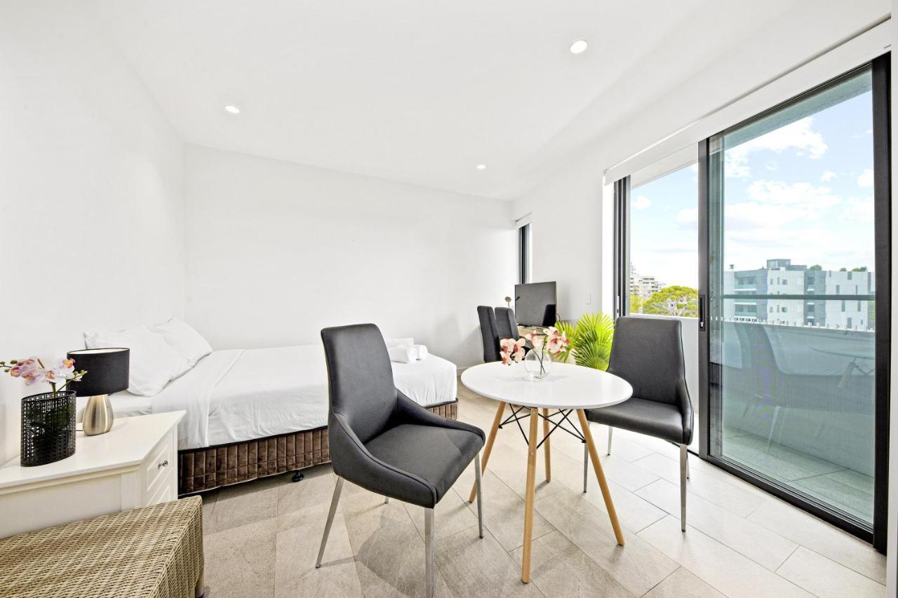 Studio For Long Term Tenants In Strathfield Cbd Sydney Eksteriør billede