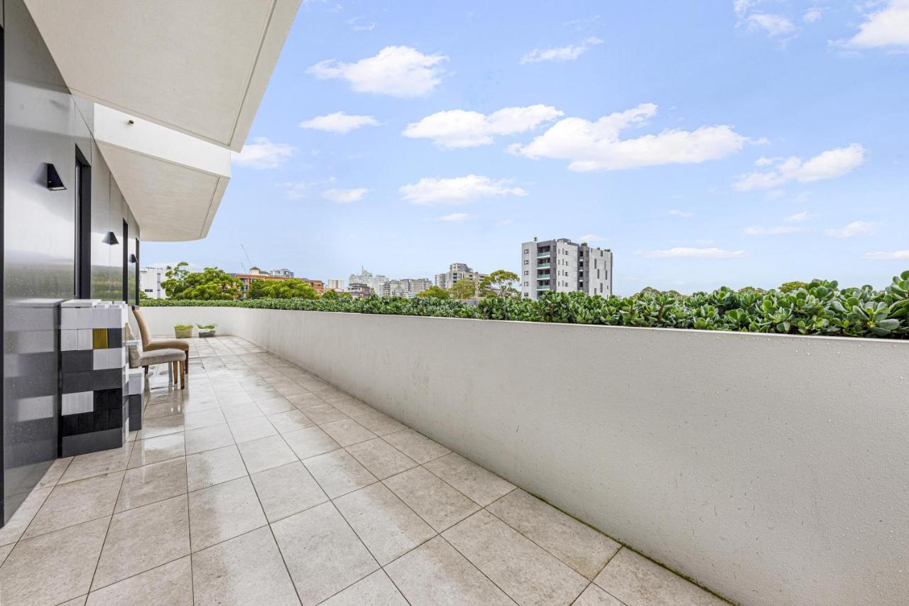 Studio For Long Term Tenants In Strathfield Cbd Sydney Eksteriør billede