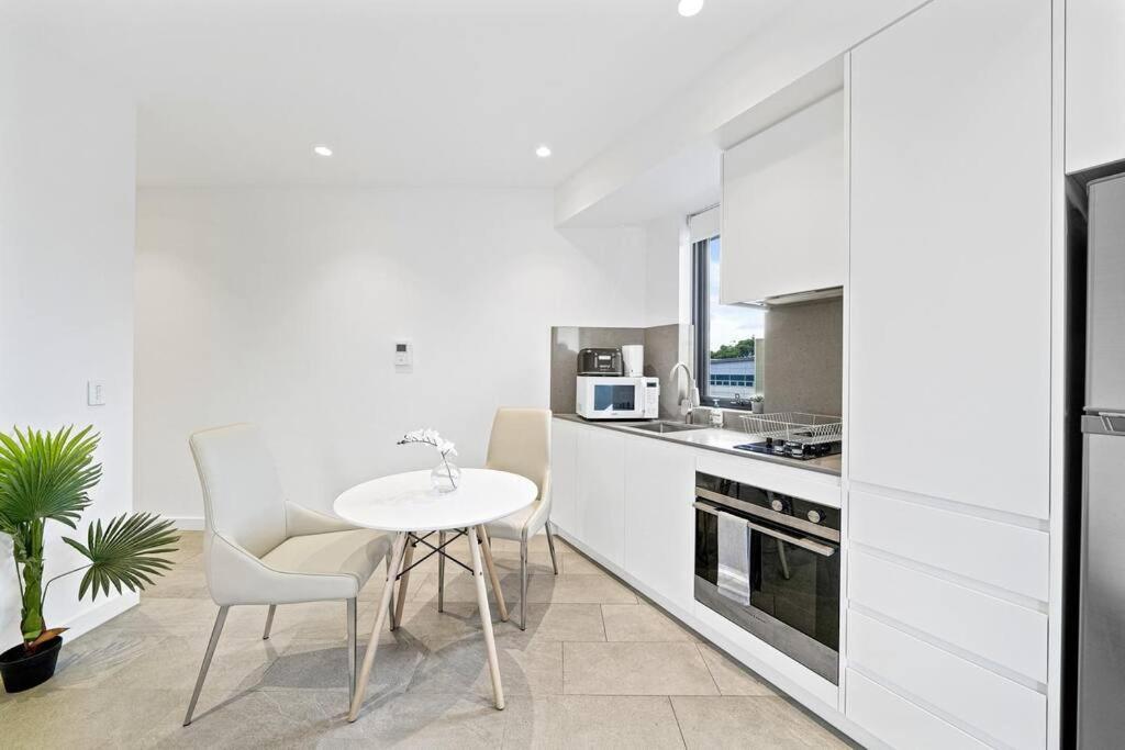 Studio For Long Term Tenants In Strathfield Cbd Sydney Eksteriør billede